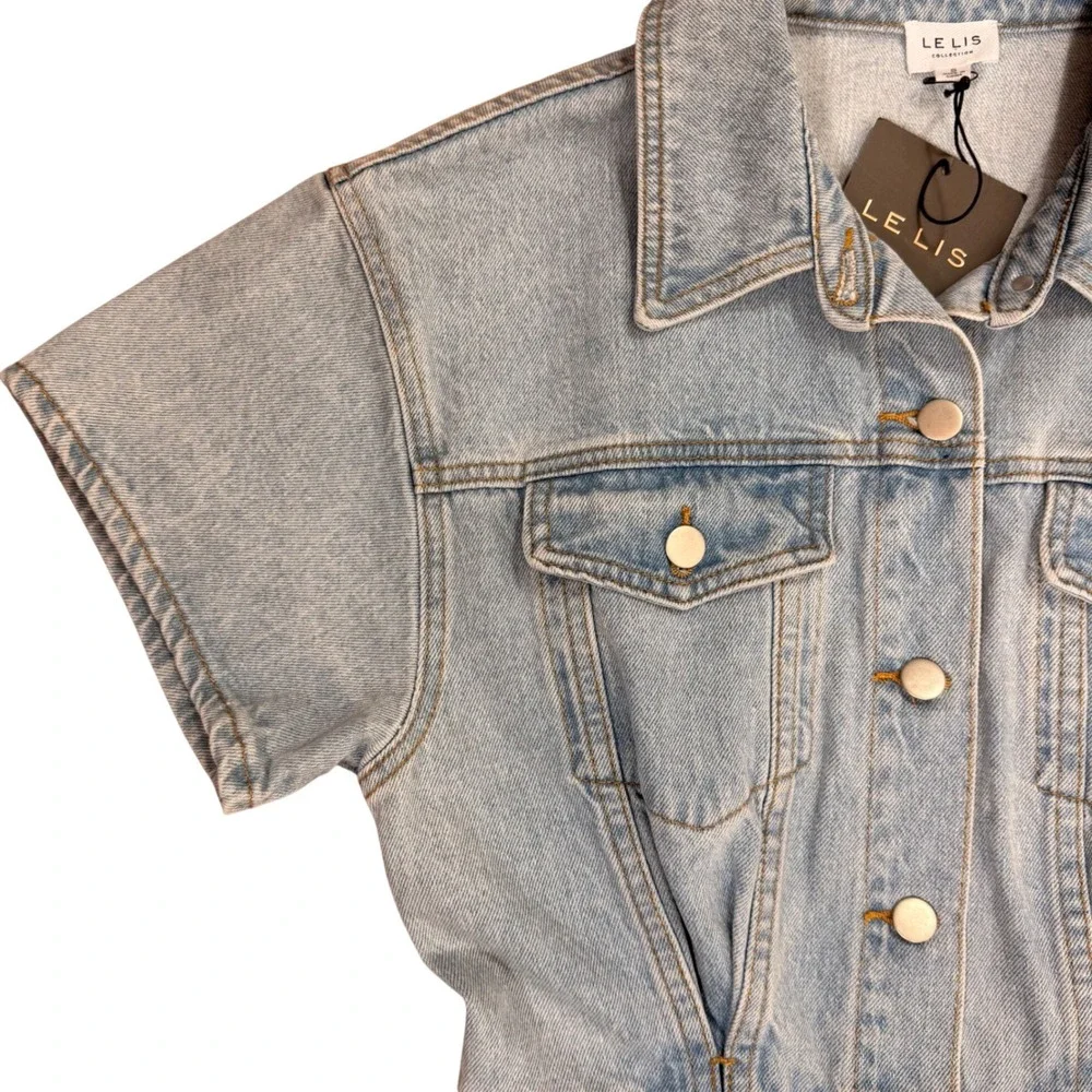 Le‎ Lis Collection Womens Light Wash Denim Utility Romper Short Sleeve Small NEW